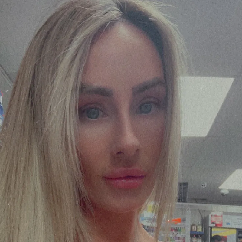 Come see me 😊🤩