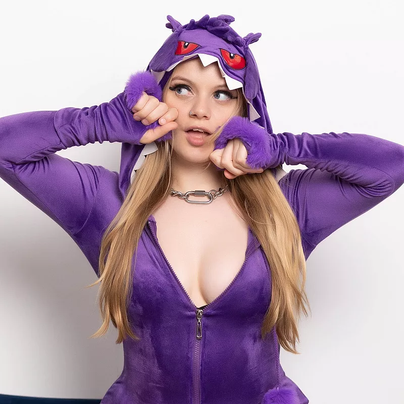gamer girl teaser!
