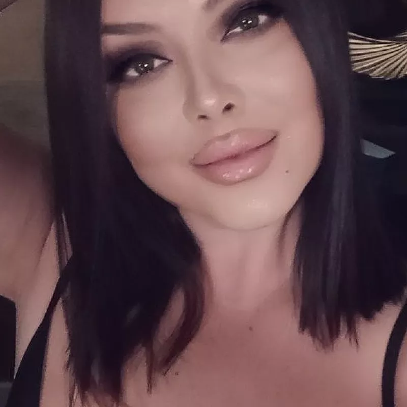 only for lovers of: feet heels legs ass