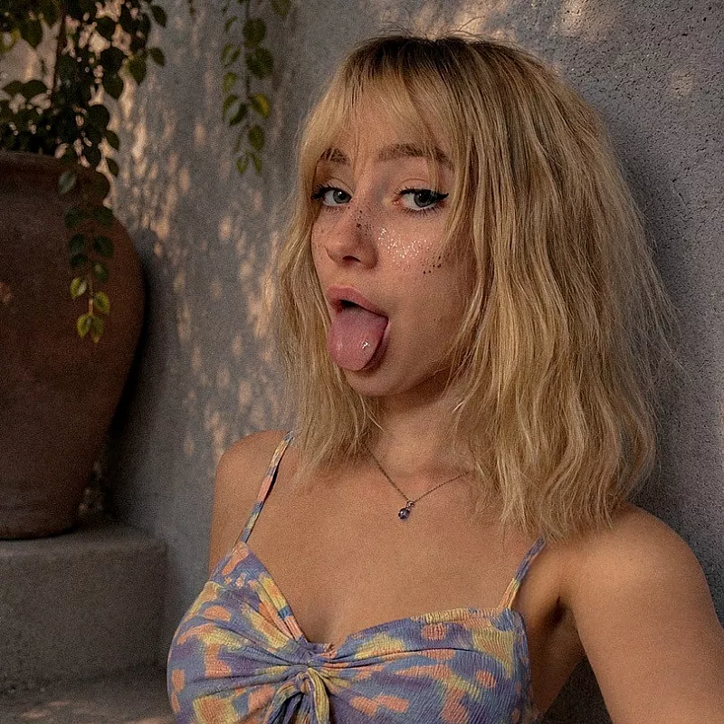 NAUGHTY GIRL