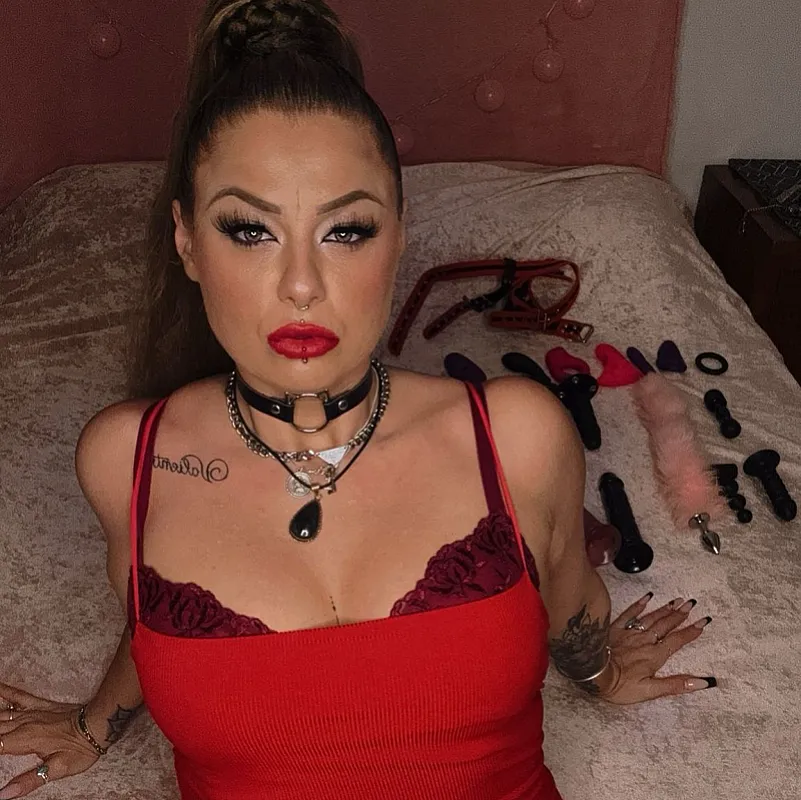 Emeraldeyedbabes naughty pics