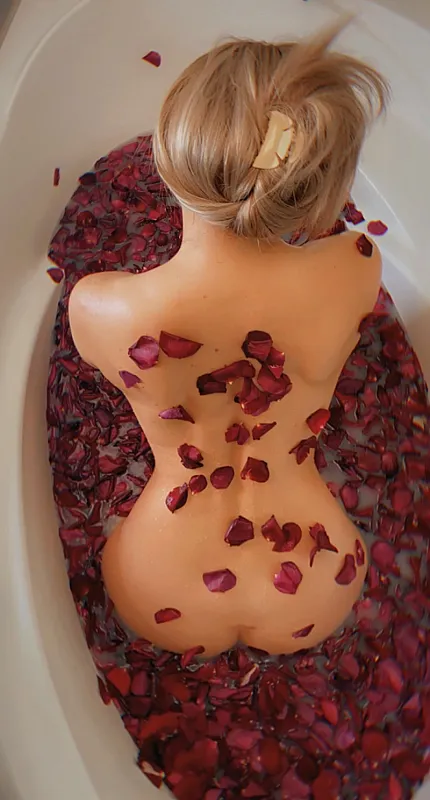 I'm naked in rose petals