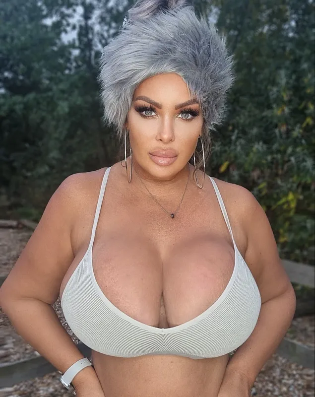 Leaves are falling, Autumn's calling....